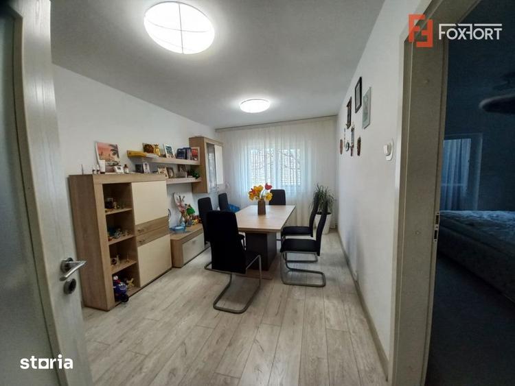 Apartament cu 4 camere semidecomandat, mobilat în Lipovei