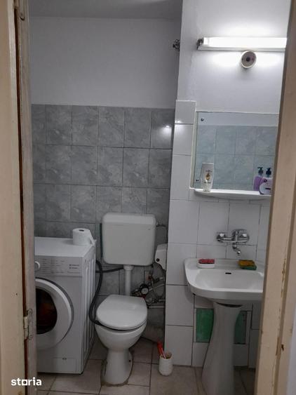 Garsonieră decomandată în Tei