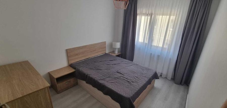 Apartament cu 2 camere decomandat în Florilor