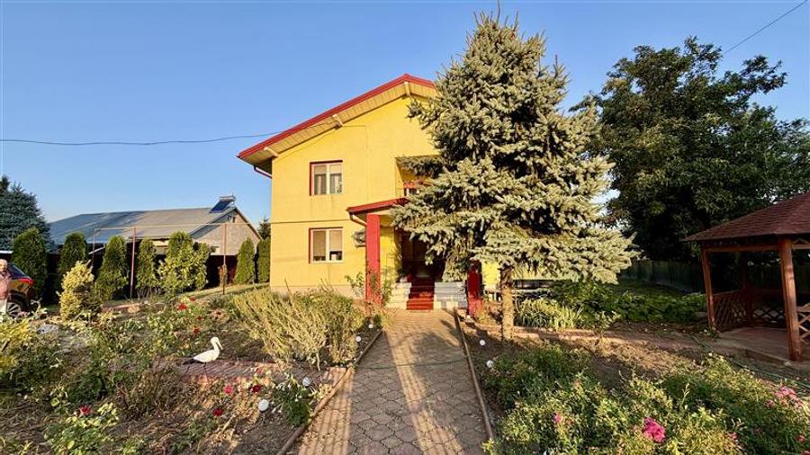 Casă individuală cu 5 camere cu Teren 800 Mp în Aroneanu