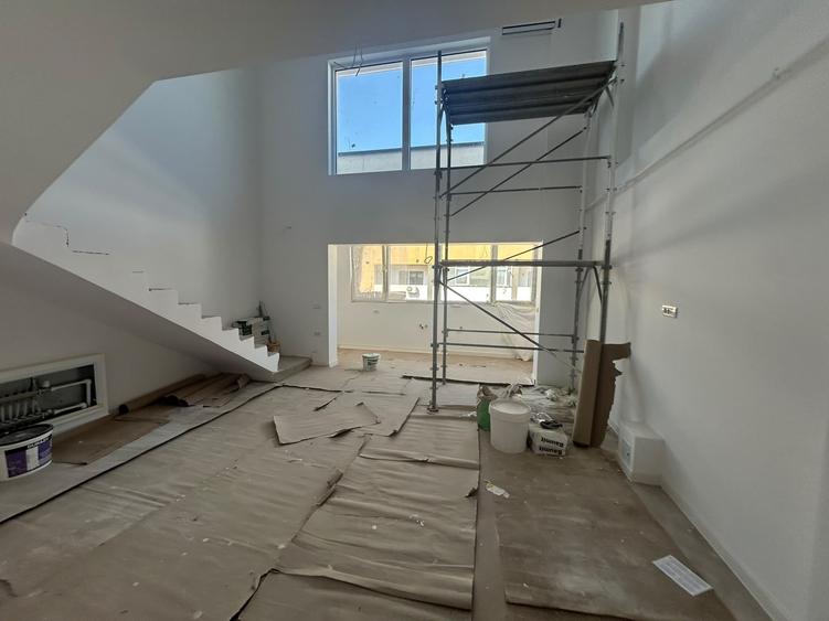Apartament cu 3 camere decomandat în Berceni