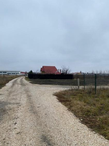 Teren Construcții intravilan de 500 mp, în Stupini