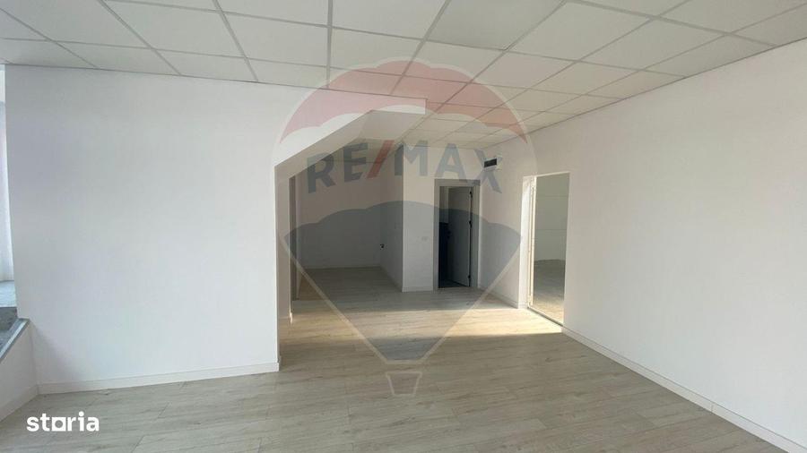 Spațiu comercial, de 550 mp, în Central