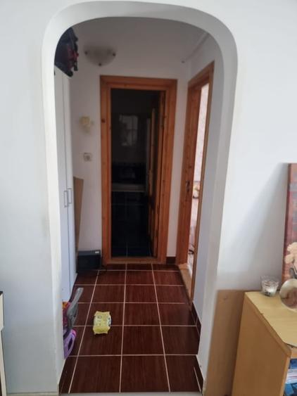 Apartament cu 2 camere semidecomandat, mobilat în Sud