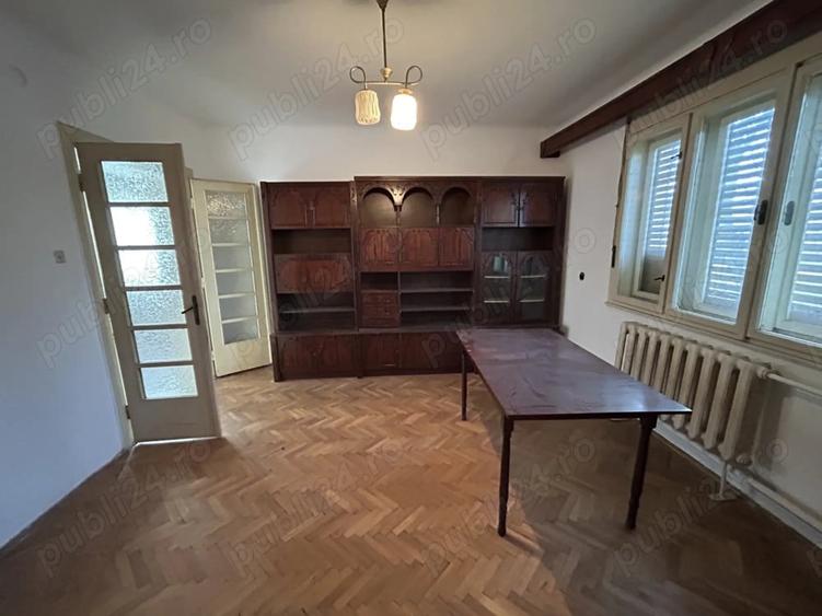 Casă cu 4 camere cu Teren 1500 Mp în Mândruloc