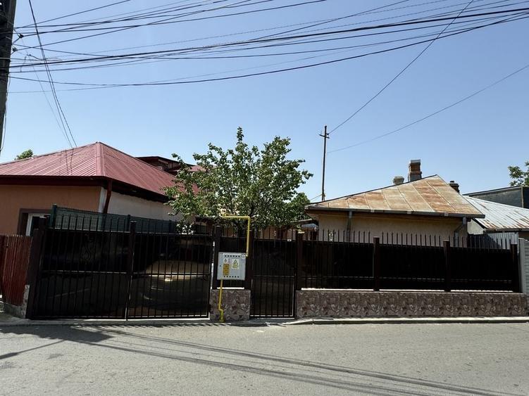 Casă cu 4 camere în Central