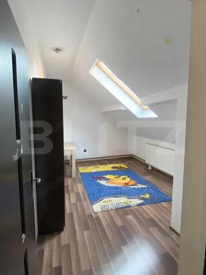Casă cu 10 camere cu Teren 414 Mp în Cetate