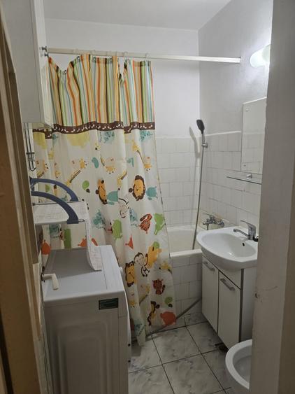 Apartament cu 2 camere semidecomandat în Olteniței