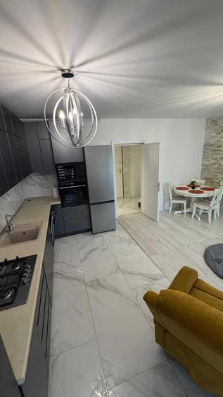 Apartament cu 3 camere decomandat în Vest