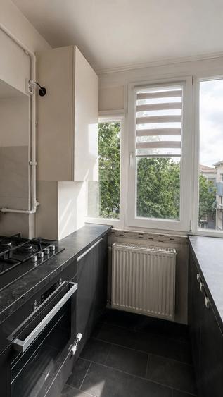 Apartament cu 3 camere decomandat în Lipovei
