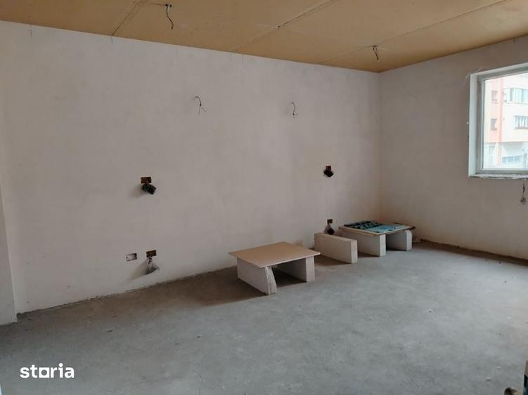 Apartament cu 4 camere decomandat în Gării