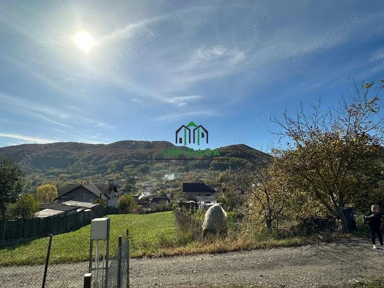 Teren de 1020 mp, în Vlădești