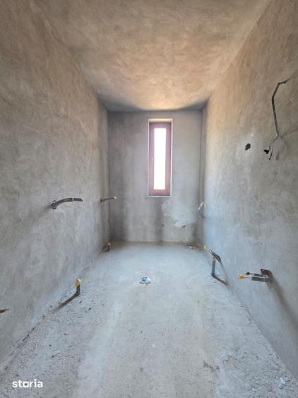 Vila in Roman parter + etaj, teren 700 mp, din caramida - 4