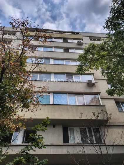 2 camere, Pod Basarab