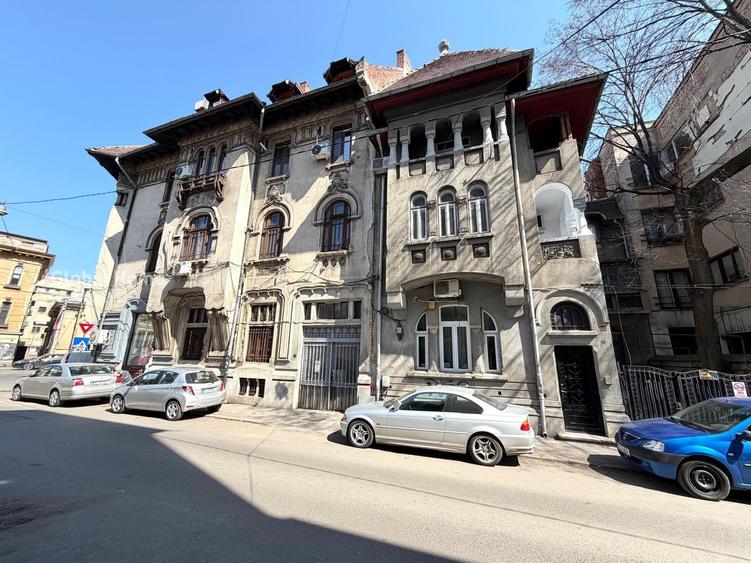 Unirii | Interwar Office • Villa Apartment • 4 Rooms | Private Heating System - 1