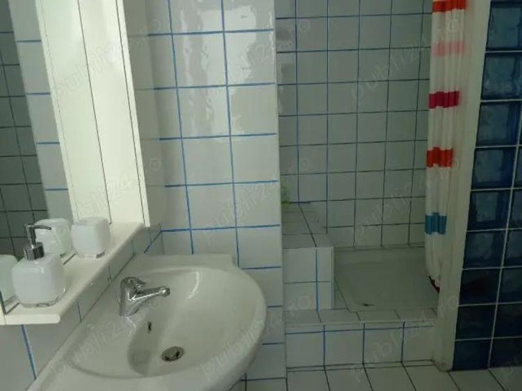 Apartament cu 4 camere, cu o suprafa?a utila de 105 m2, situat intre Pia?a Romana ?i Calea Victoriei - 6