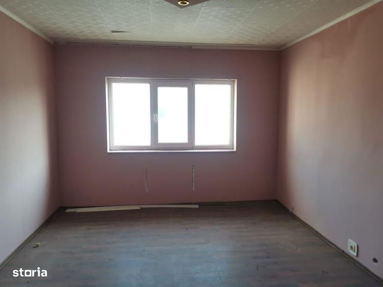 2 camere Topoloveni, etaj 4, finisaje clasice! - 2