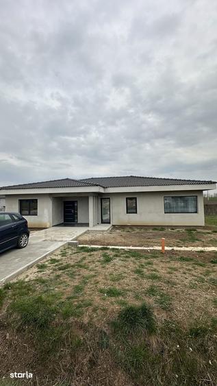 Vila noua mobilata, 5 camere, teren generos Fantanele (Arad) - 1