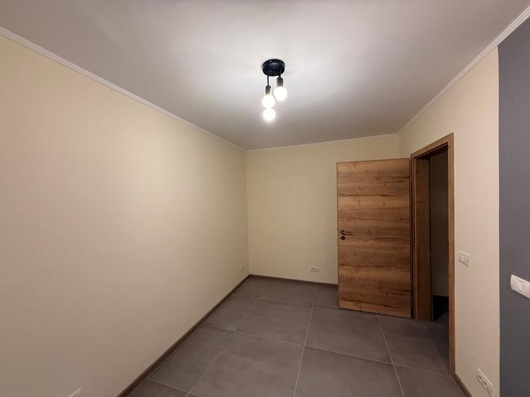 Ap. 3 camere , decomandat , incalzire in pardoseala-Complex Studentesc - 3