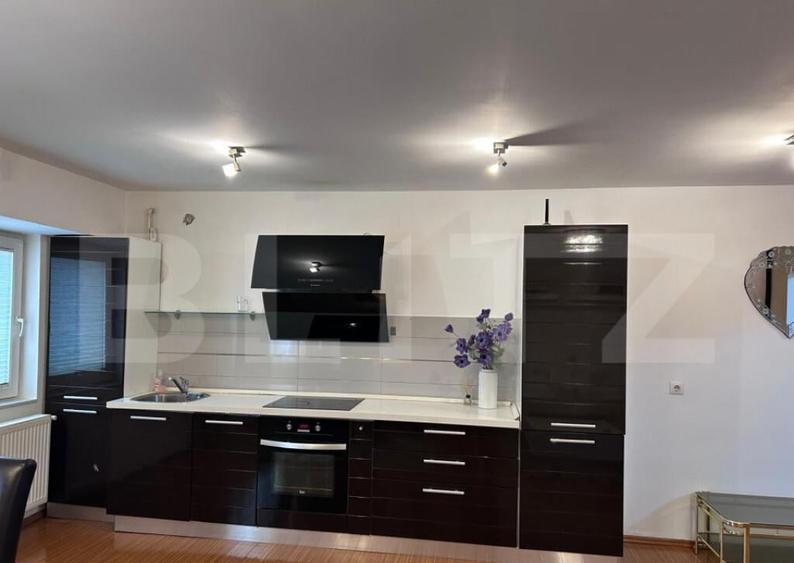 Apartament de inchiriat, 3 camere, spa?ios ?i luminos - 9