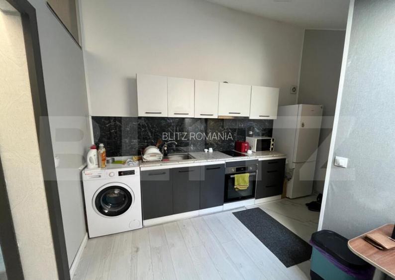 Casa cu curte comuna 2 ap. separate, zona Pia?a Abato