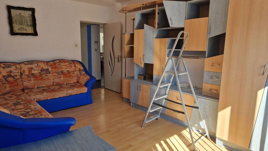 Inchiriez apartament 2 camere decomandat Resita - 4