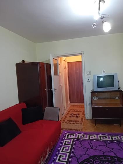 Vand garsoniera  cf. 1, etaj 2/9,  zona  Aleea Carpati - 6