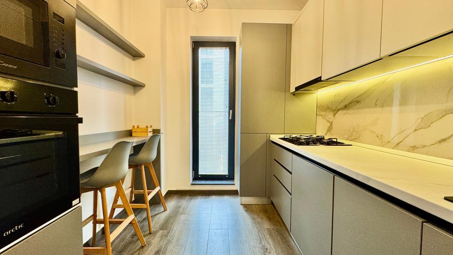 Apartament cu 2 camere decomandat în P-ta Presei Libere
