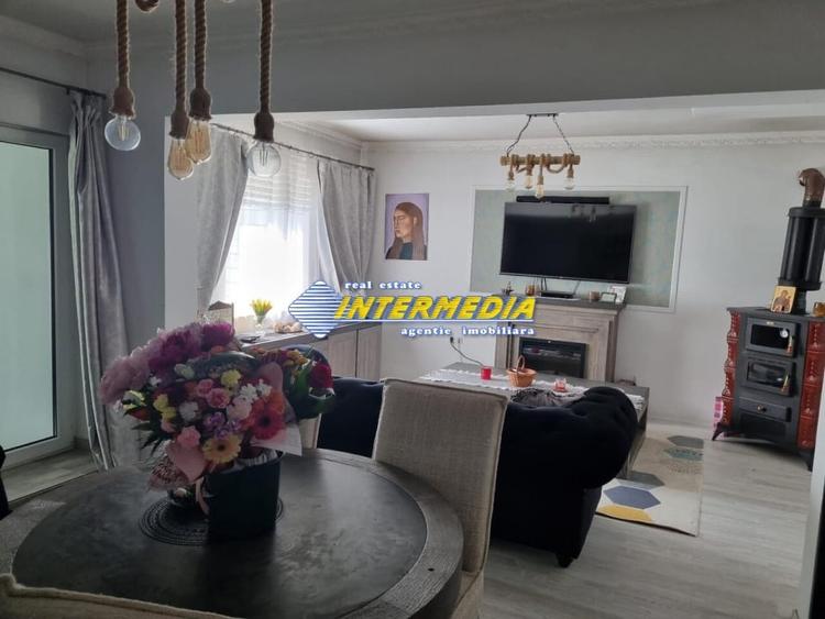 Casă individuală cu 5 camere cu Canalizare în Exterior Est