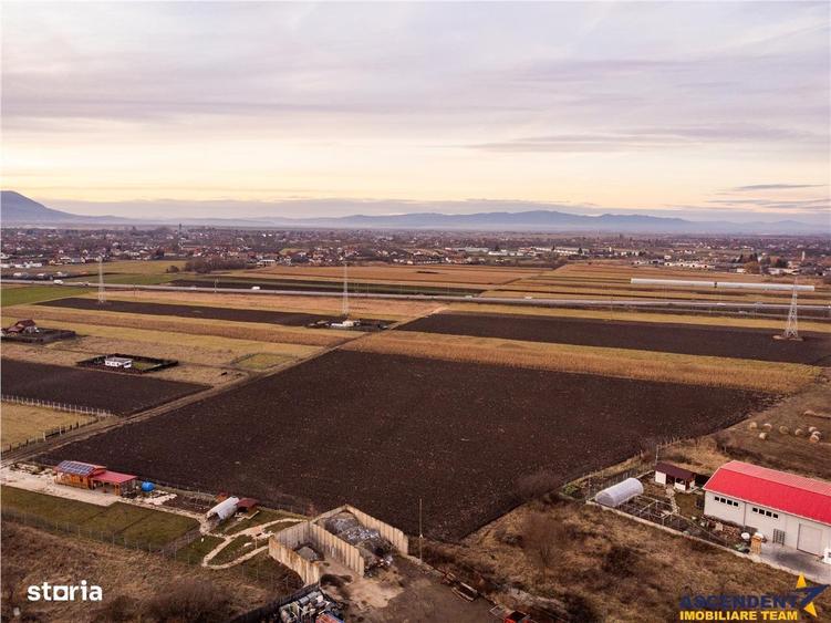 Film!Potential rezidentialinvestitional, 5.000 mp intravilan,privelist - 6