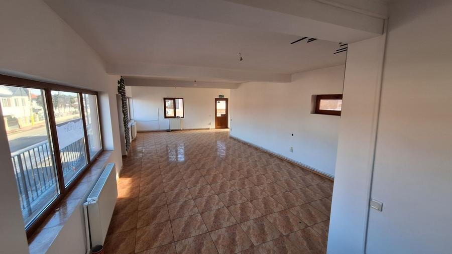 Spatiu comercial de inchiriat - Valu lui Traian - 2