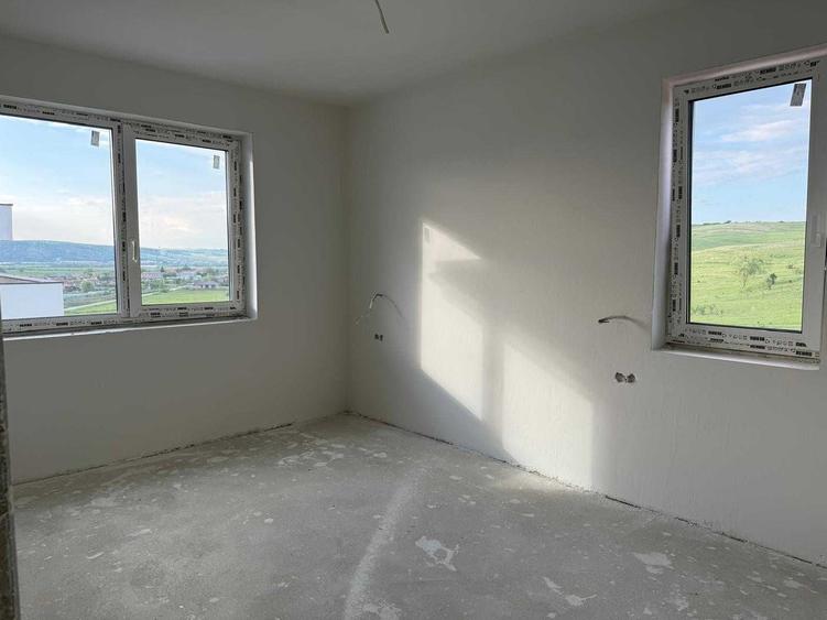Apartament cu 3 camere decomandat în Apahida