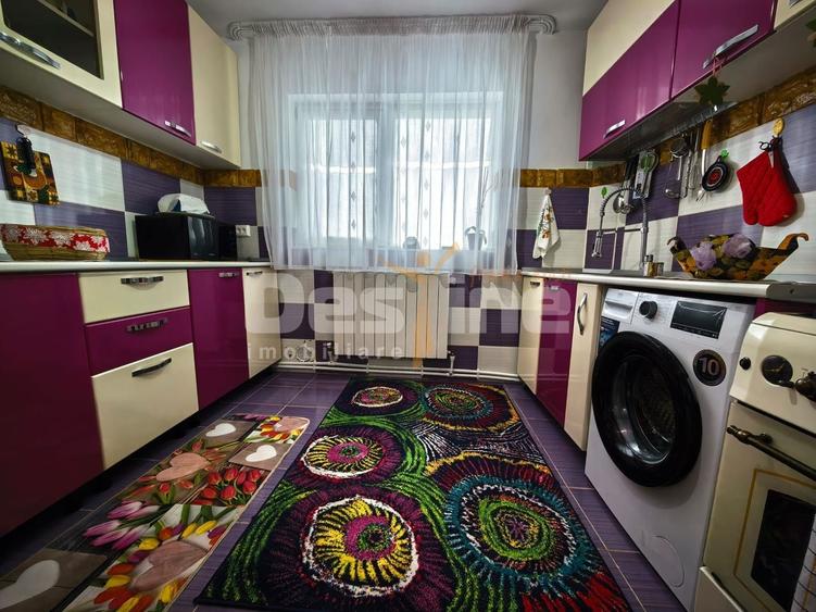Casă individuală cu 5 camere cu Canalizare în Bălteni
