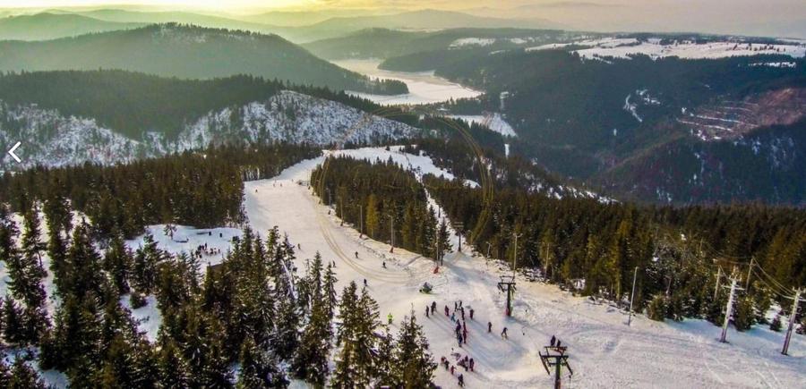 Teren extravilan, 4130mp, cu parau, la 500m de Primaria Marisel - 2