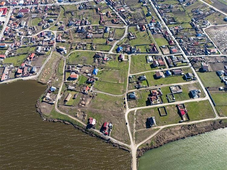 Teren Intravilan 2380 mp Langa Lac, Corbu - 35