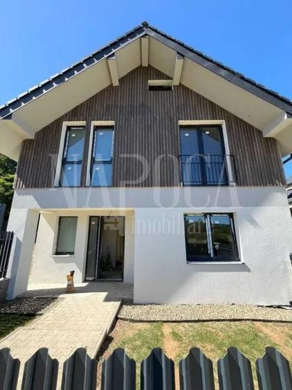 Casa 4 camere de vanzare in Salicea - 1