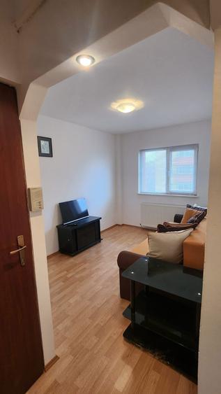 Garsoniera mobilata si utilata, etaj 2, Triaj 320 - 2