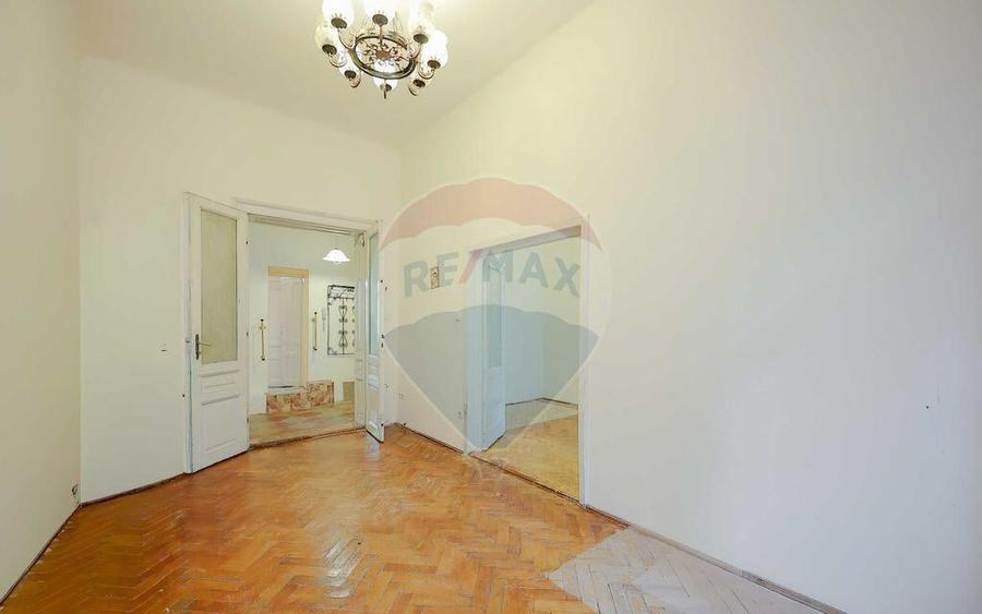 Apartament cu 2 camere de vanzare, cladire istorica, u... - 1