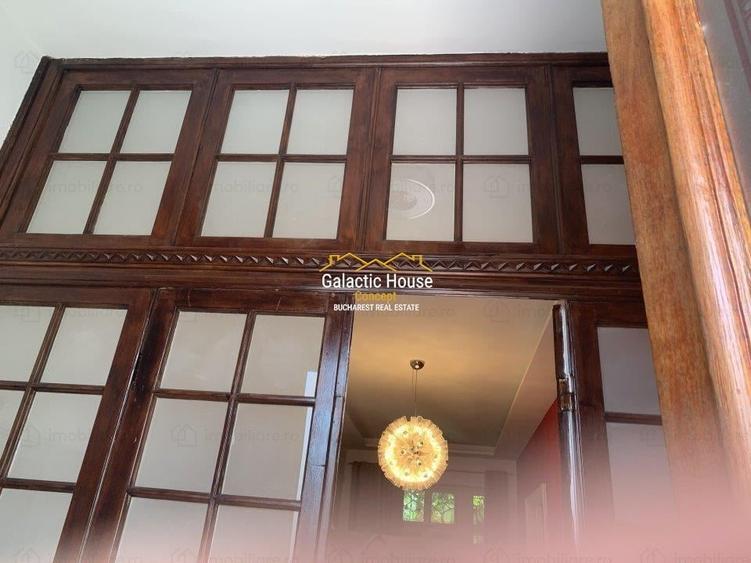 ANSAMBLU VILE - TREI CORPURI CL?DIRE - LOCURI DE PARCARE - 12 MASINI - 4