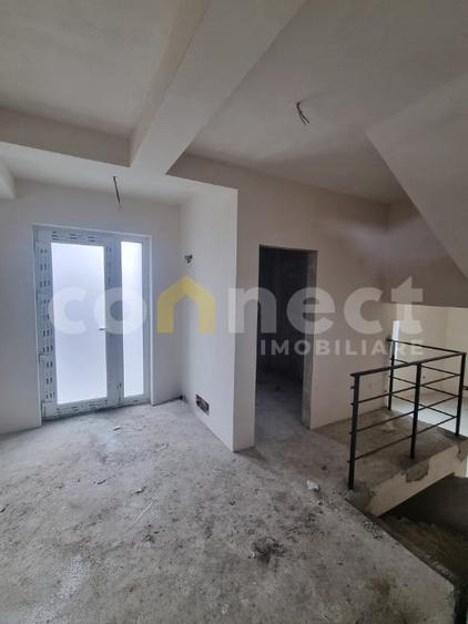 Duplex cu 5 camere cu Canalizare în Iris