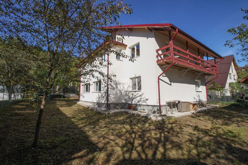 Casă cu 7 camere în Platoul Izvor Casă cu 7 camere în Platoul Izvor
