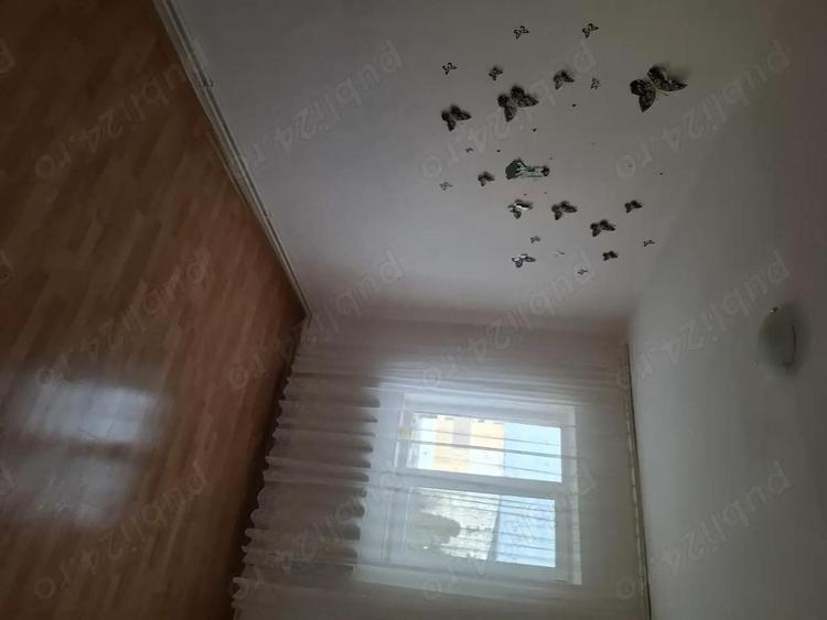 Vand apartament cu trei camere - 1