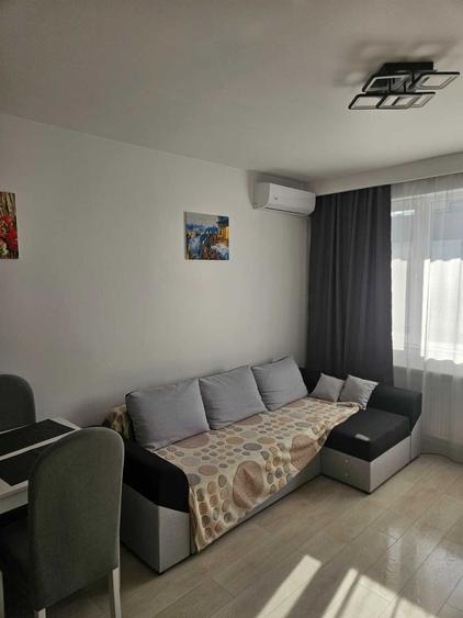 Apartament cu 2 camere semidecomandat în Florești