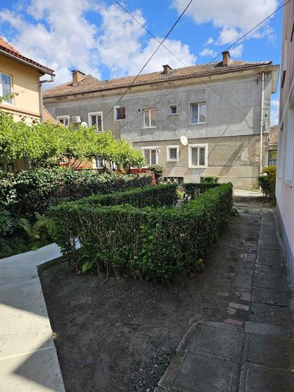 Imobil cu potential investitional in centrul Mediasului! - 2