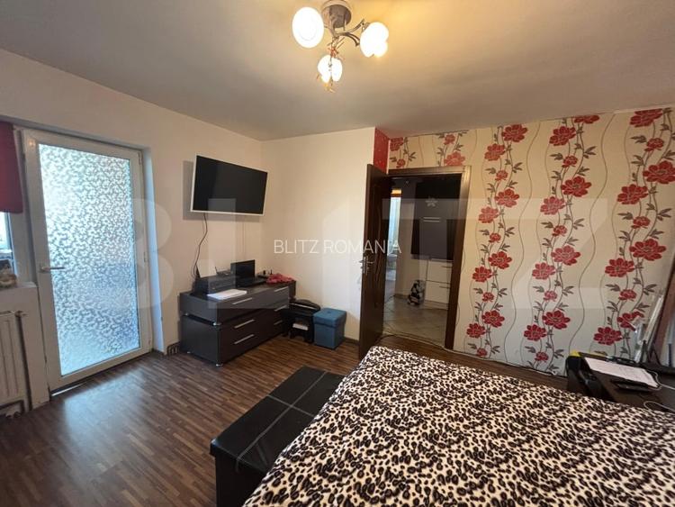Apartament de vanzare, cu 3 camere, zona Micro 5