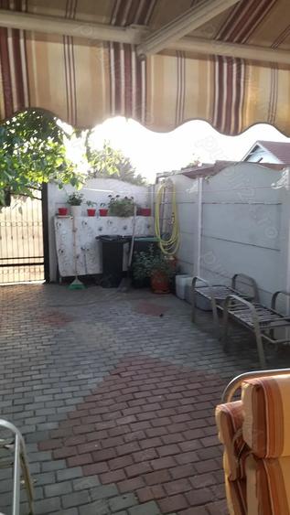 Casuta si curte in oras - 8