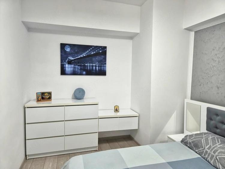 Apartament cu 3 camere decomandat în Căzănești (Râmnicu Vâlcea)