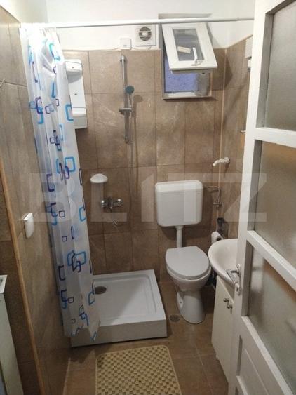 Casă individuală cu 5 camere cu Canalizare în Cetate