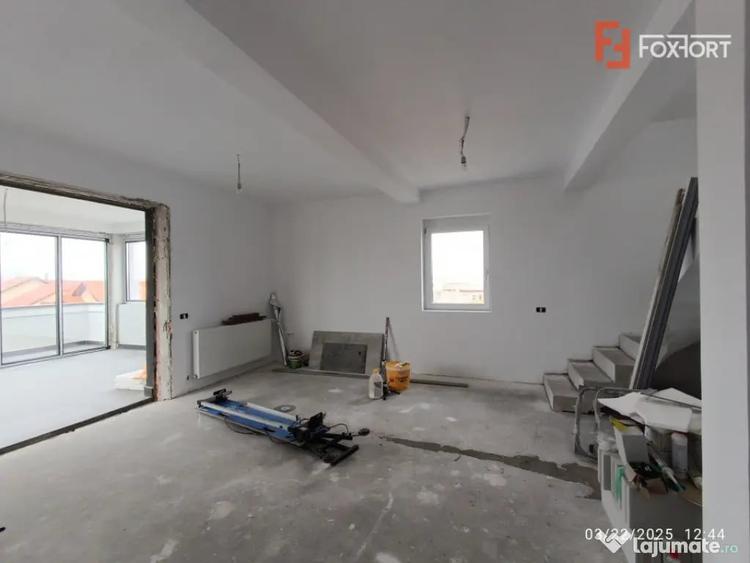 Apartament cu 4 camere semidecomandat în Giroc