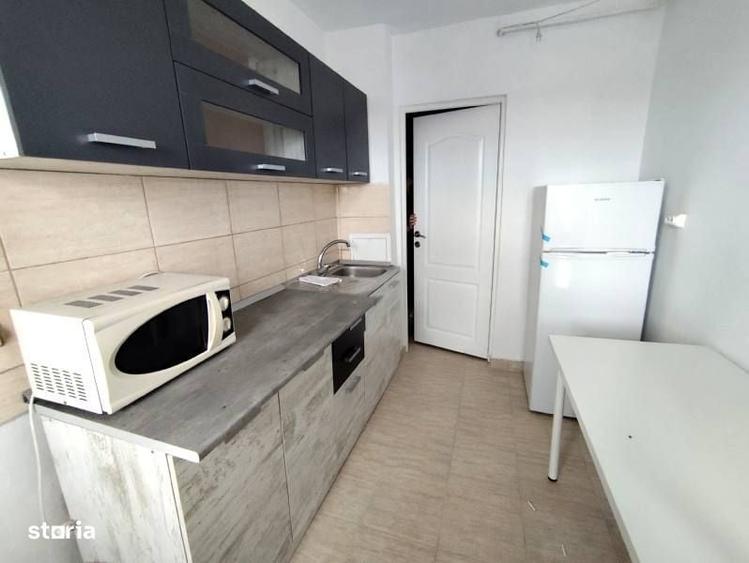 Apartament cu 2 camere semidecomandat în Satu Nou